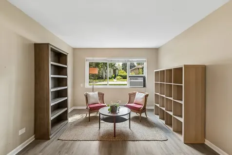 727 South Maple Avenue Oak Park IL 60304