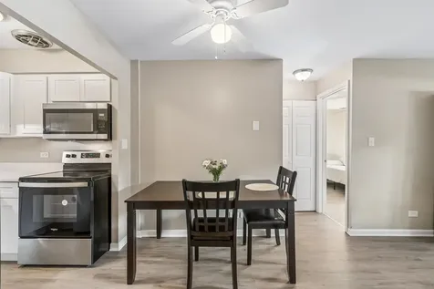 727 South Maple Avenue Oak Park IL 60304