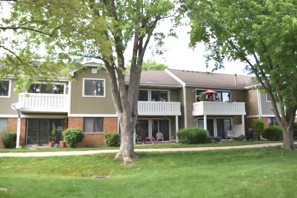 285 Mayfair Lane Schaumburg IL 60193