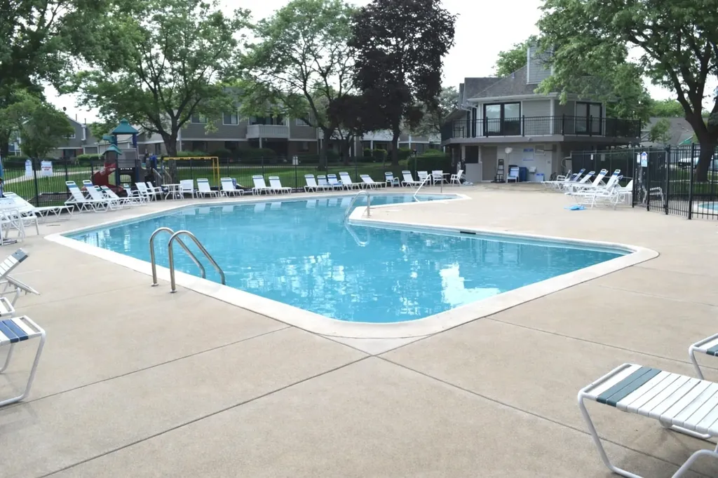 285 Mayfair Lane Schaumburg IL 60193