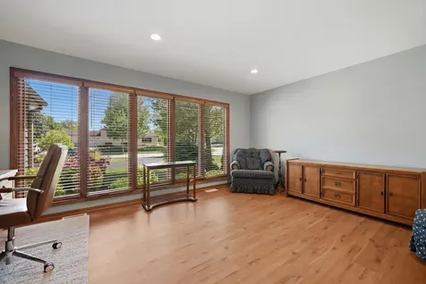 534 Whispering Pines Road Lindenhurst IL 60046