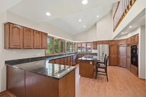 534 Whispering Pines Road Lindenhurst IL 60046
