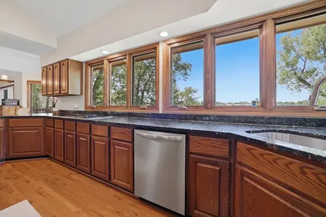 534 Whispering Pines Road Lindenhurst IL 60046