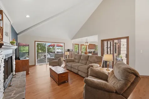 534 Whispering Pines Road Lindenhurst IL 60046