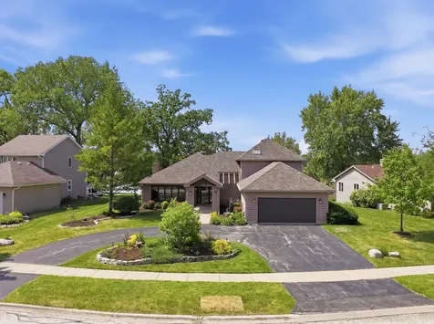 534 Whispering Pines Road Lindenhurst IL 60046