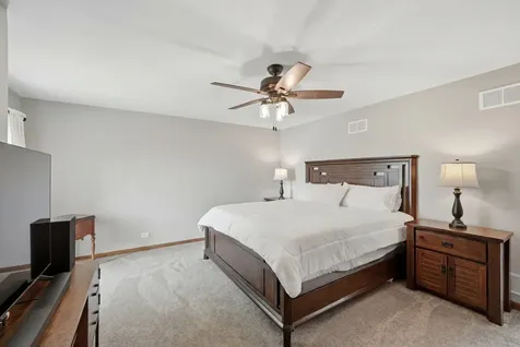 534 Whispering Pines Road Lindenhurst IL 60046