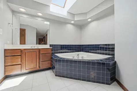 534 Whispering Pines Road Lindenhurst IL 60046