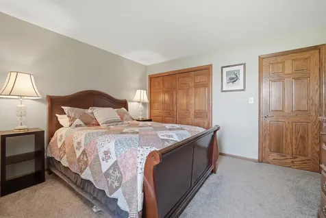 534 Whispering Pines Road Lindenhurst IL 60046