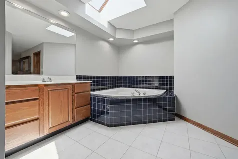 534 Whispering Pines Road Lindenhurst IL 60046