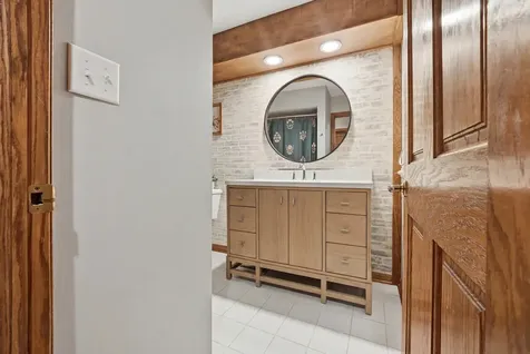 534 Whispering Pines Road Lindenhurst IL 60046