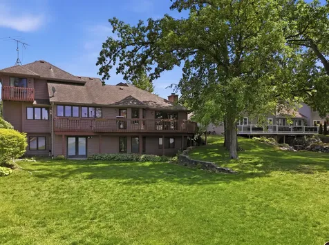 534 Whispering Pines Road Lindenhurst IL 60046