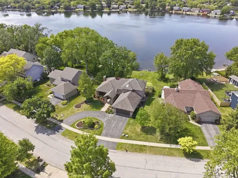 534 Whispering Pines Road Lindenhurst IL 60046