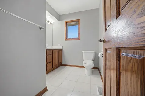 534 Whispering Pines Road Lindenhurst IL 60046