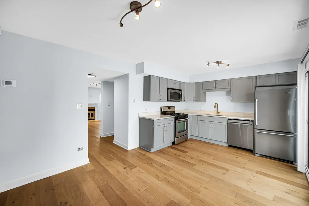 6318 Prideham Street Downers Grove IL 60516