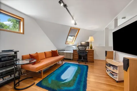 1805 Wesley Avenue Evanston IL 60201