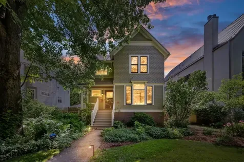 1805 Wesley Avenue Evanston IL 60201