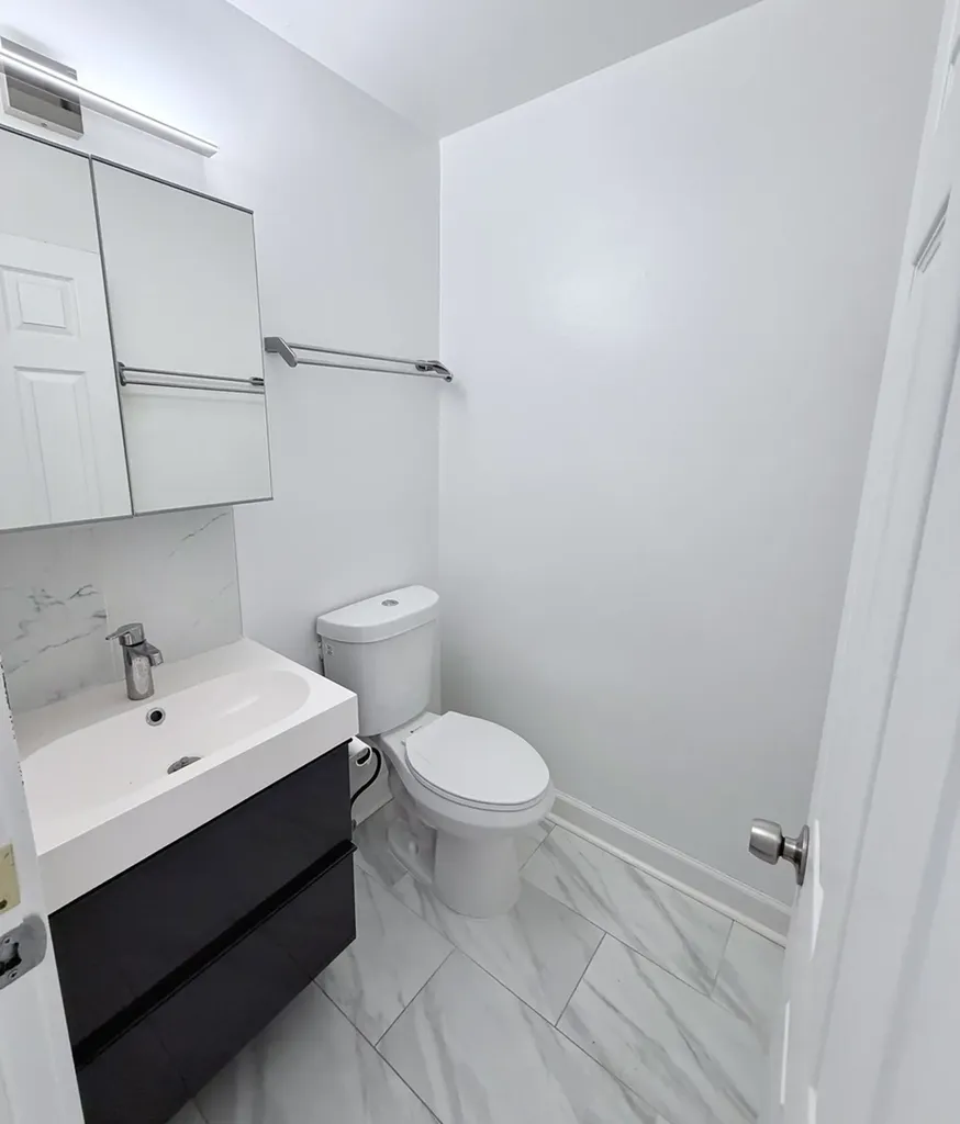8649 West Foster Avenue Chicago IL 60656