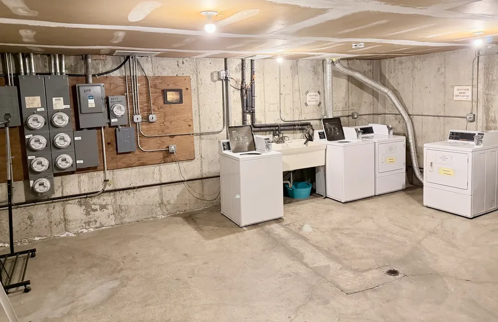 8649 West Foster Avenue Chicago IL 60656