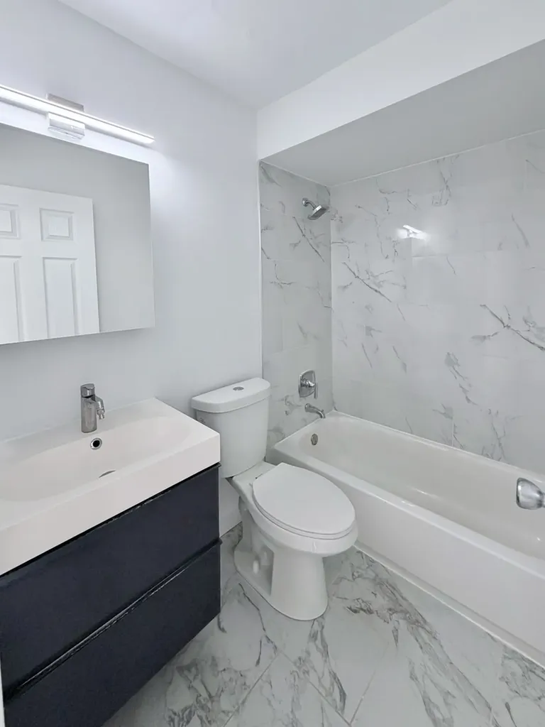 8649 West Foster Avenue Chicago IL 60656
