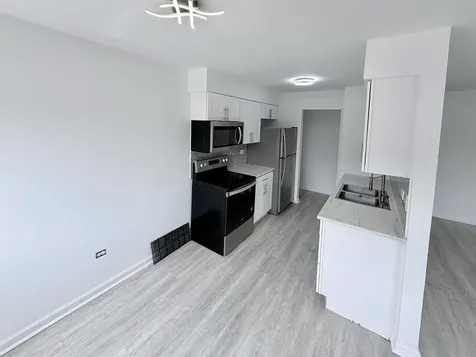 8649 West Foster Avenue Chicago IL 60656