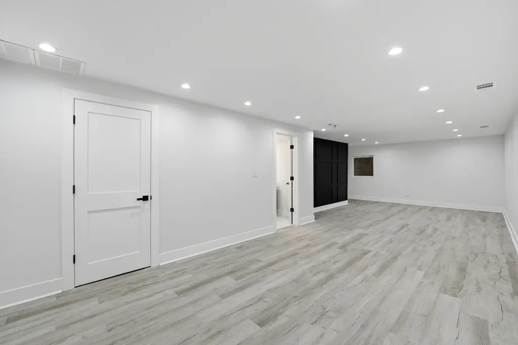 5729 West Ohio Street Chicago IL 60644