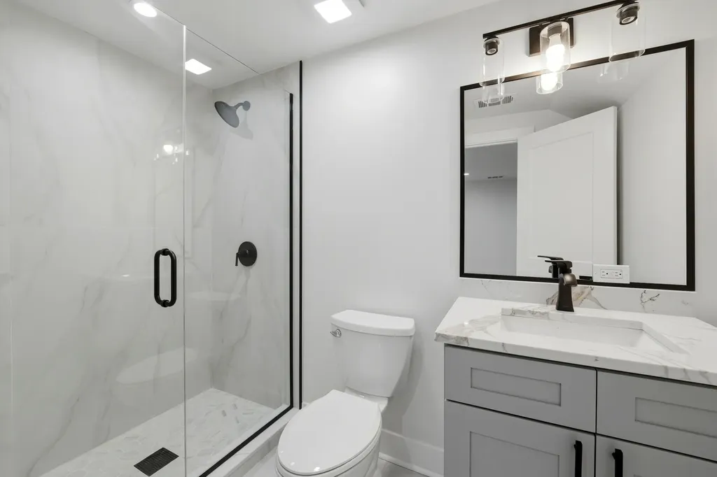 5729 West Ohio Street Chicago IL 60644