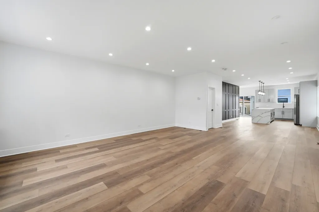 5729 West Ohio Street Chicago IL 60644