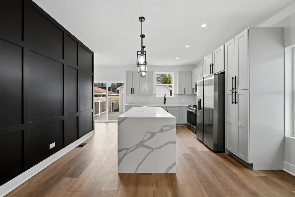 5729 West Ohio Street Chicago IL 60644