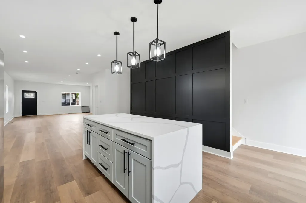 5729 West Ohio Street Chicago IL 60644