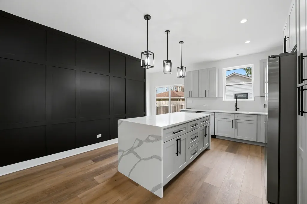 5729 West Ohio Street Chicago IL 60644