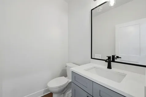 5729 West Ohio Street Chicago IL 60644