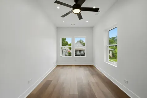 5729 West Ohio Street Chicago IL 60644