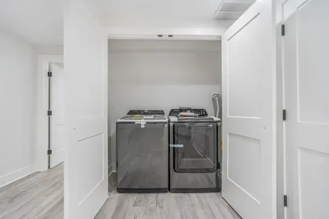 5729 West Ohio Street Chicago IL 60644