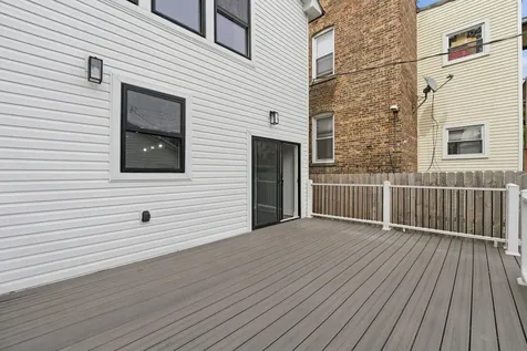 5729 West Ohio Street Chicago IL 60644