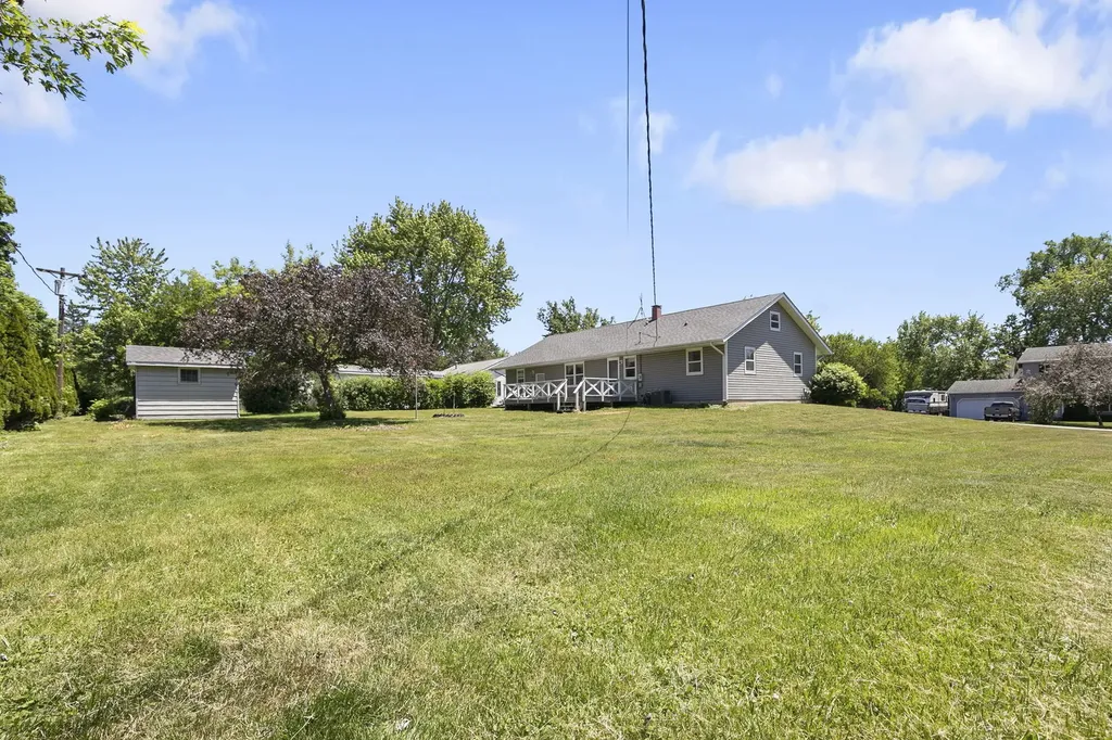 22214 West Cedar Drive Antioch IL 60002