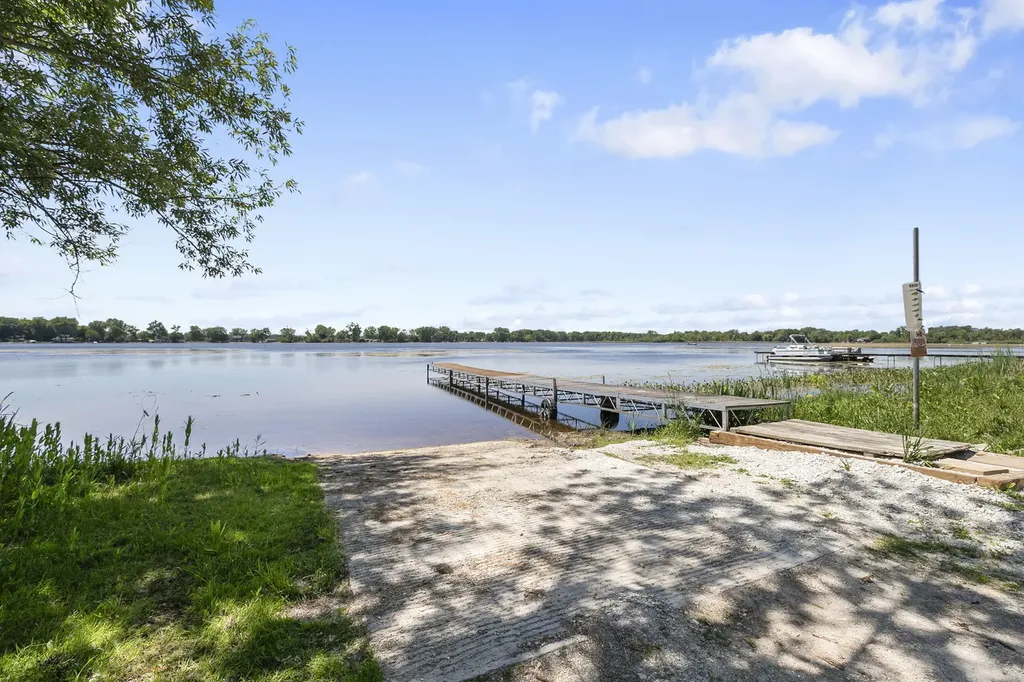 22214 West Cedar Drive Antioch IL 60002