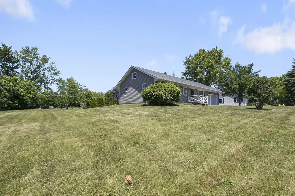 22214 West Cedar Drive Antioch IL 60002