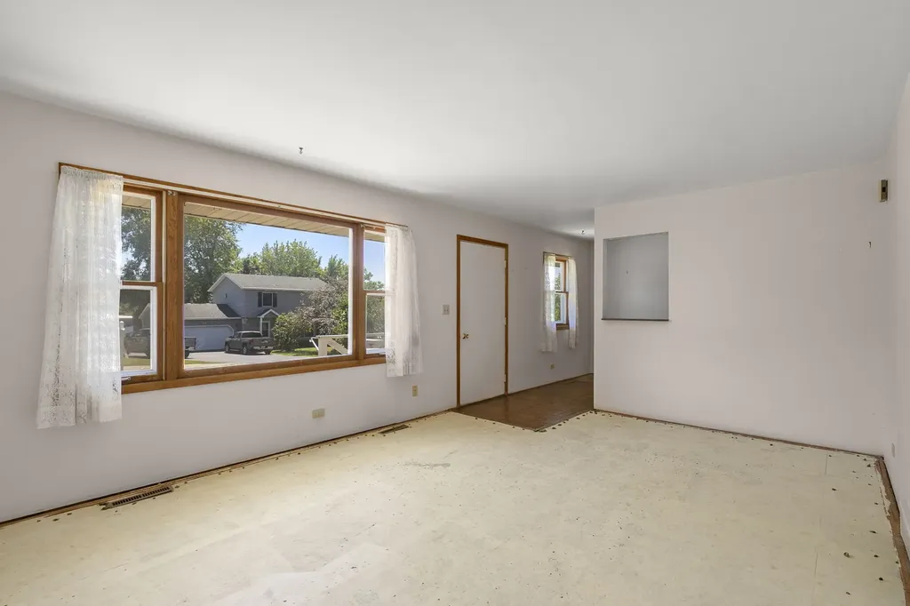 22214 West Cedar Drive Antioch IL 60002
