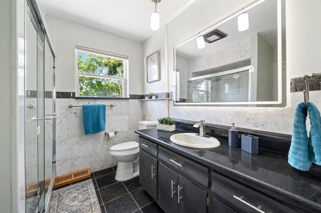 564 West Harrison Road Lombard IL 60148