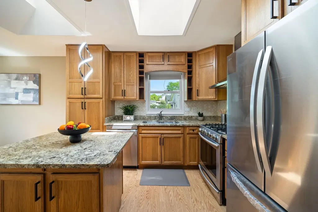564 West Harrison Road Lombard IL 60148