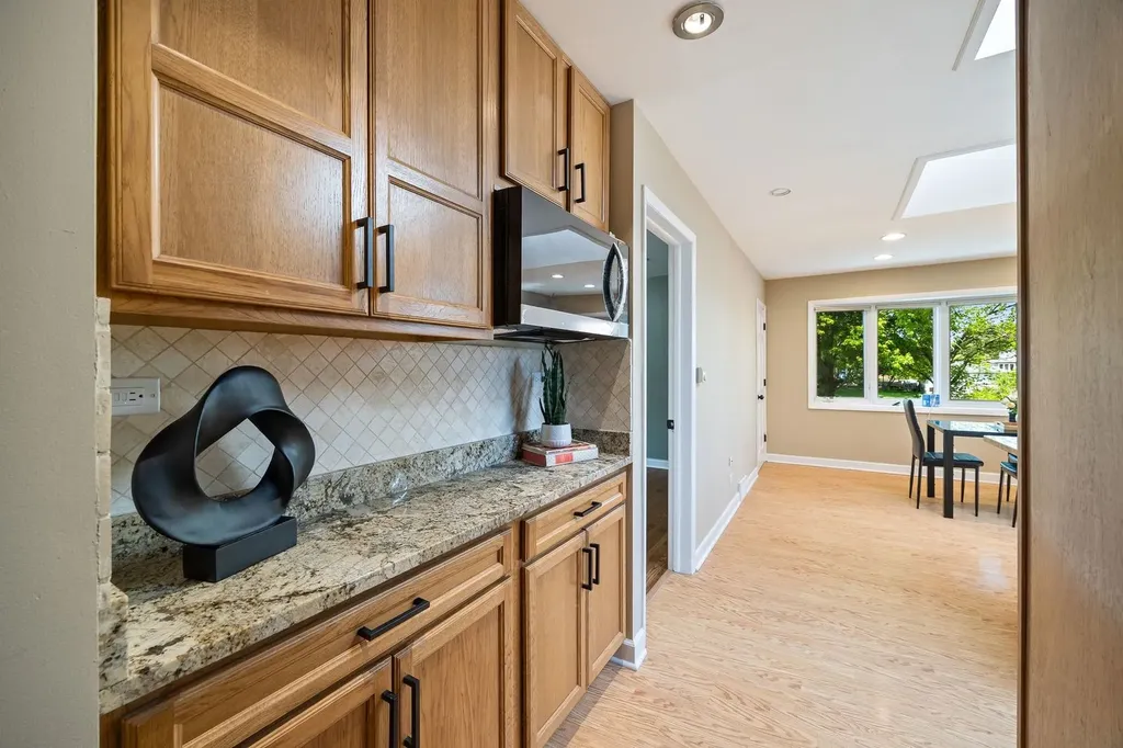 564 West Harrison Road Lombard IL 60148