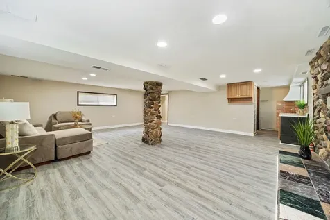 564 West Harrison Road Lombard IL 60148