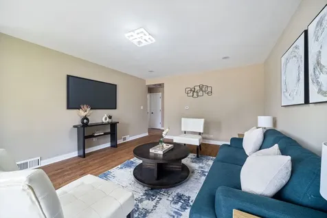 564 West Harrison Road Lombard IL 60148