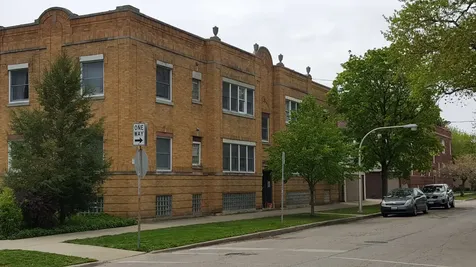 2835 West Byron Street Chicago IL 60618