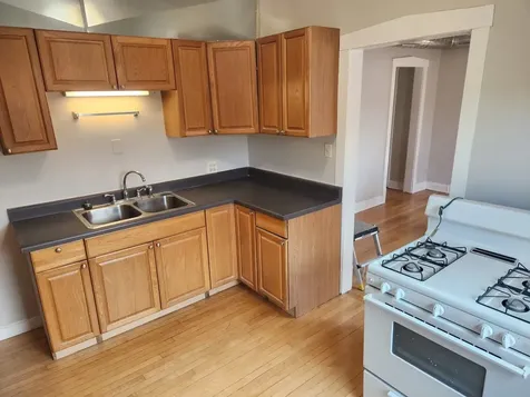 2835 West Byron Street Chicago IL 60618