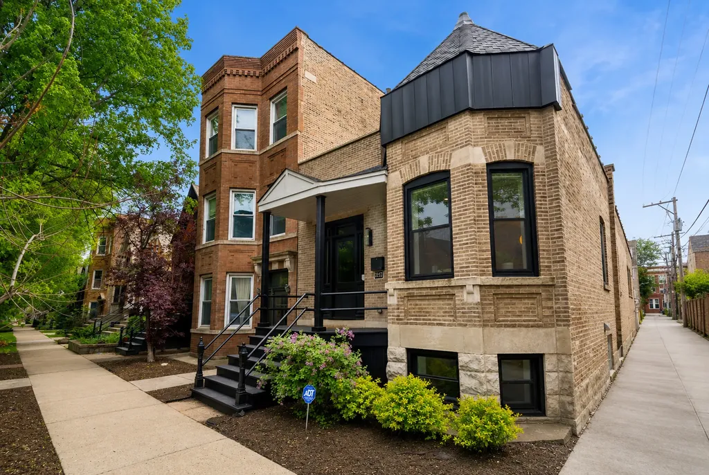 2147 West Thomas Street Chicago IL 60622