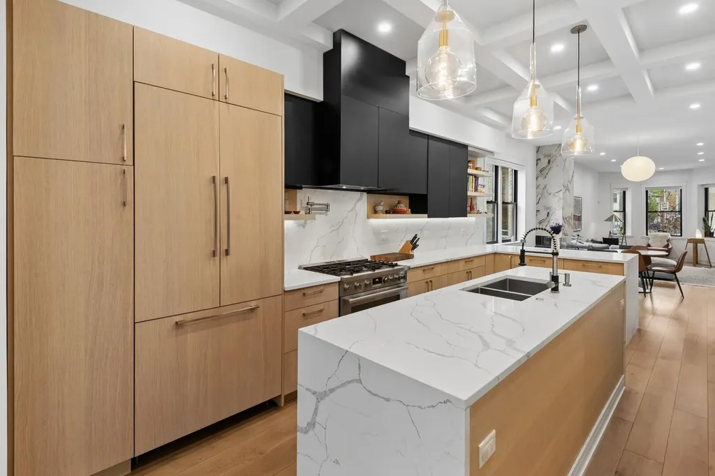 2147 West Thomas Street Chicago IL 60622