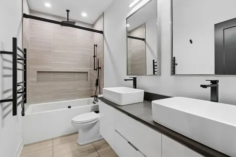 2147 West Thomas Street Chicago IL 60622