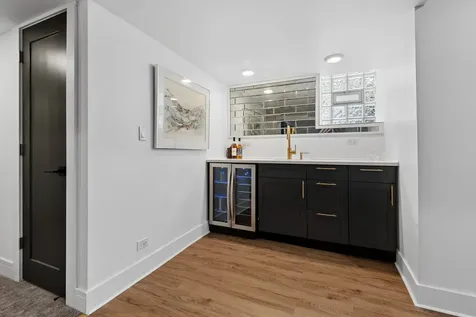 2147 West Thomas Street Chicago IL 60622