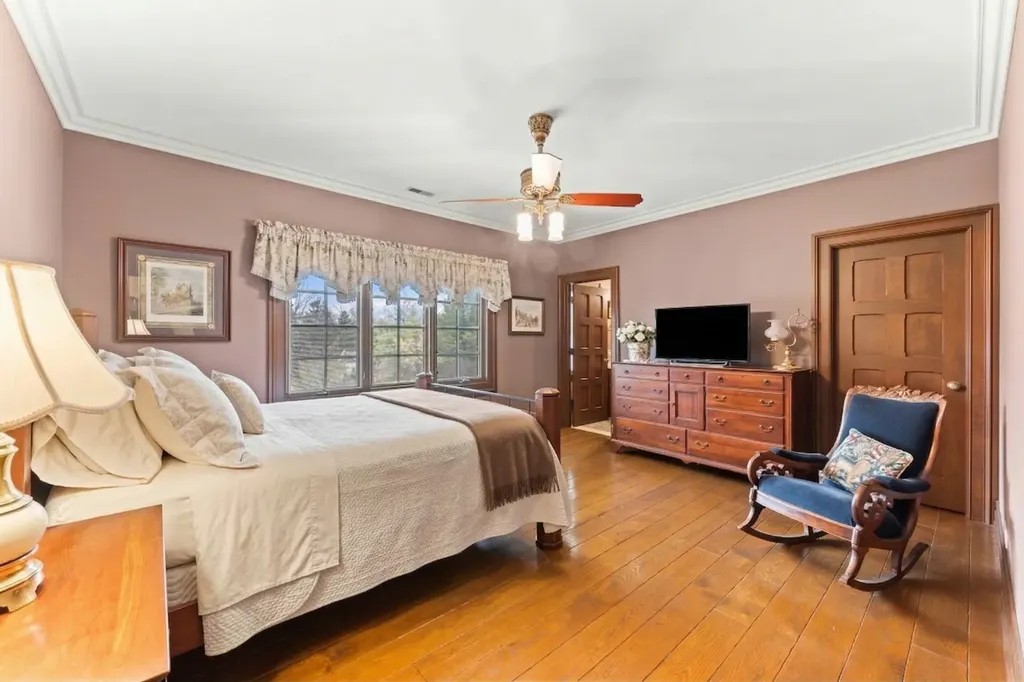 24w141 Hobson Road Naperville IL 60540